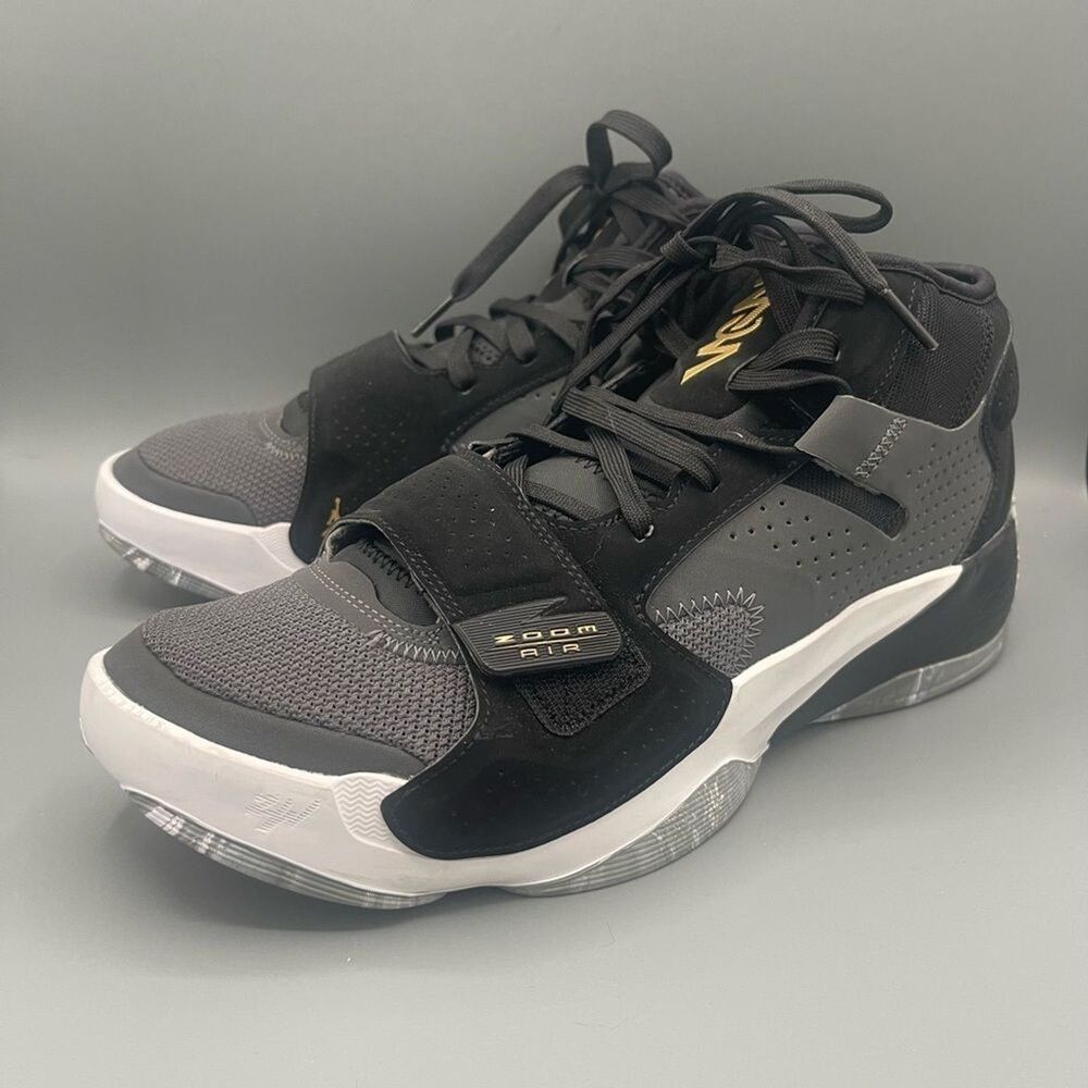 NIKE JORDAN ZION 2 TB Mid Basketball Sneakers  Black Metallic Gold - Men’s Sz 11